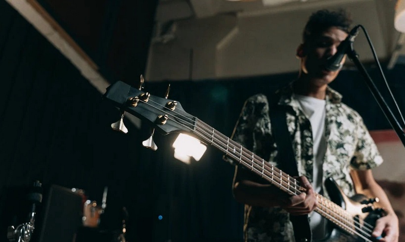  Por que os roqueiros baianos defendem o axé, mas os roqueiros cariocas não defendem o funk?